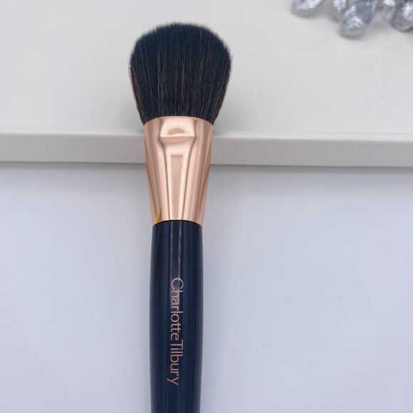 Charlotte Tilbury Beauty gift set- 2pc, Brush, Bronzer Highlight Palette - NEW - Picture 6 of 13